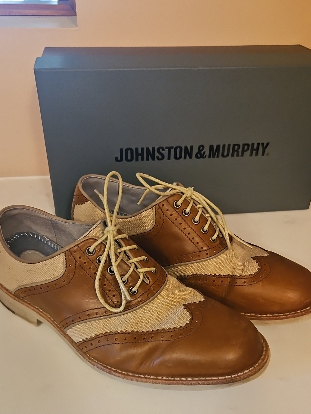 Johnston & Murphy Men’s Two-Tone Tan Wingtip Oxfords